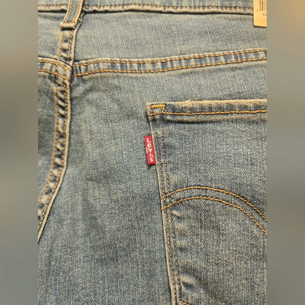 Levi’s Classic Straight Jeans Women’s 22W Light Blue Denim NWT Plus Size - Picture 9 of 12